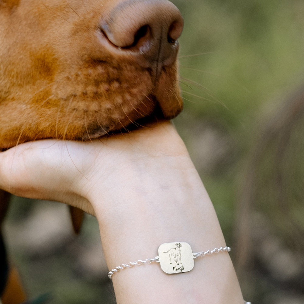 Silbernes Armband mit Gravur Husky