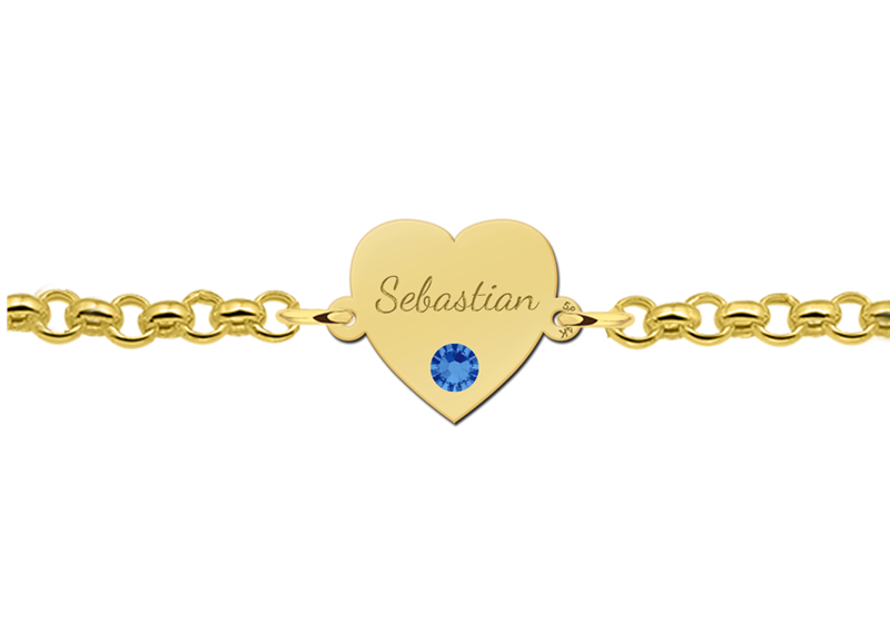 Goldenes Armband mit Herzchen