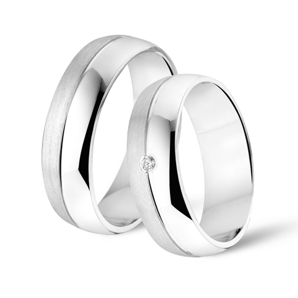 Silberne gewölbte Ringe mit Zirkonia
