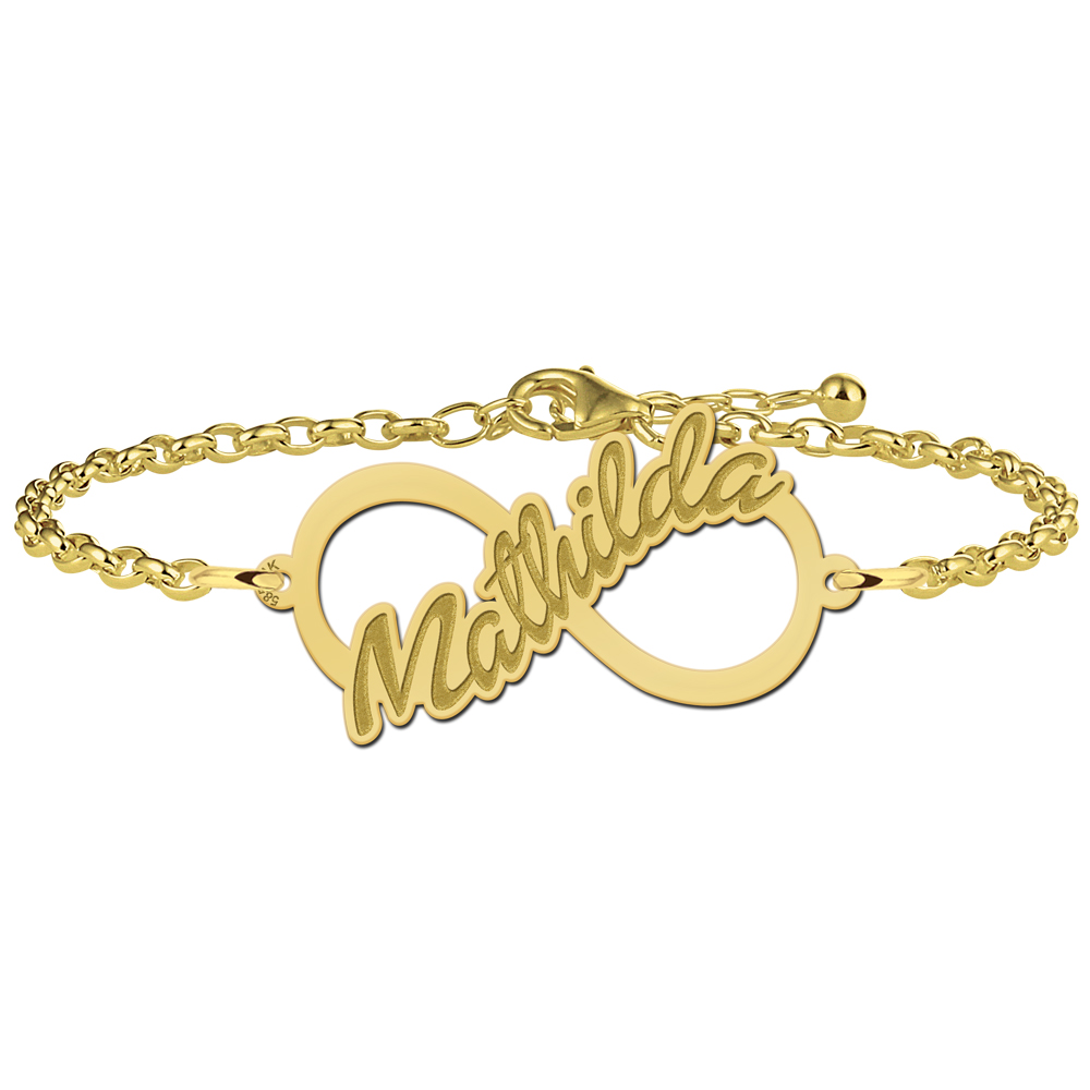 Goldenes Infinity Armband mit geschriebenem Namen