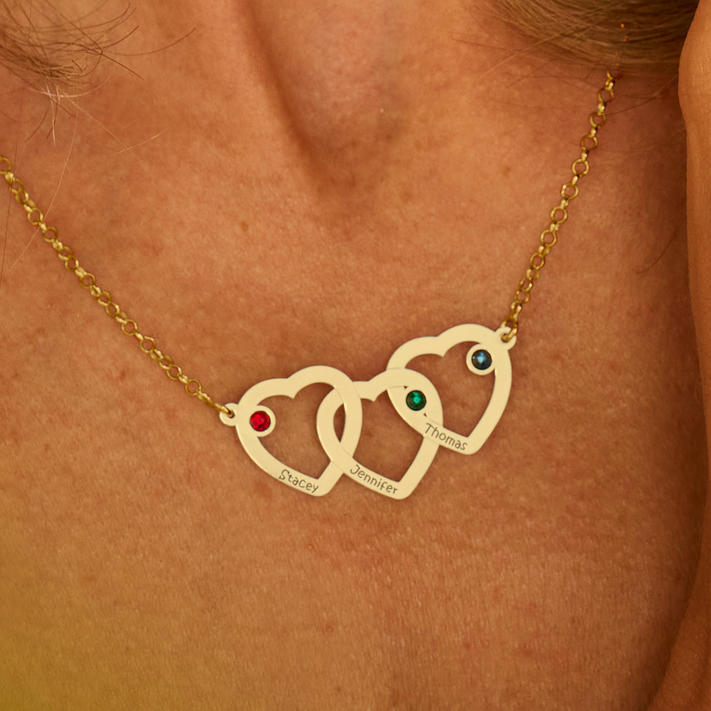 Goldene Kette mit drei Herzchen und Geburtssteinen
