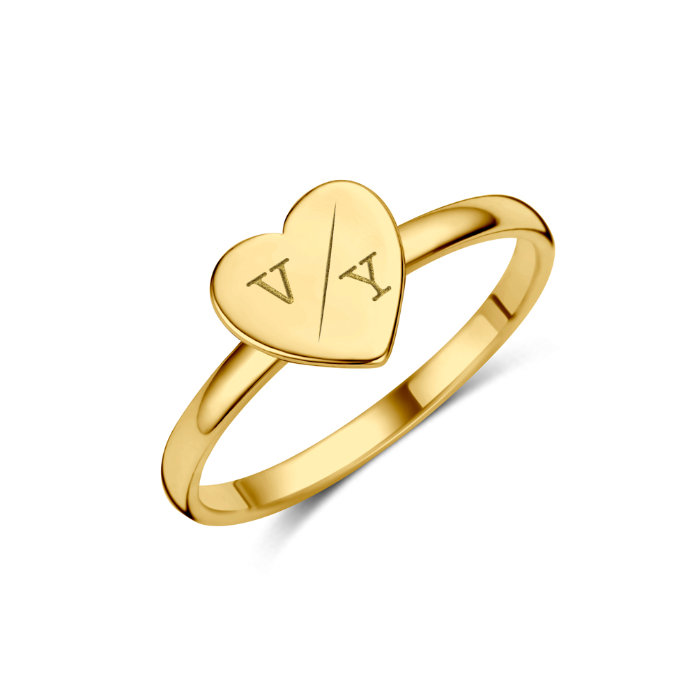 Goldener Ring mit Herz und Initialen
