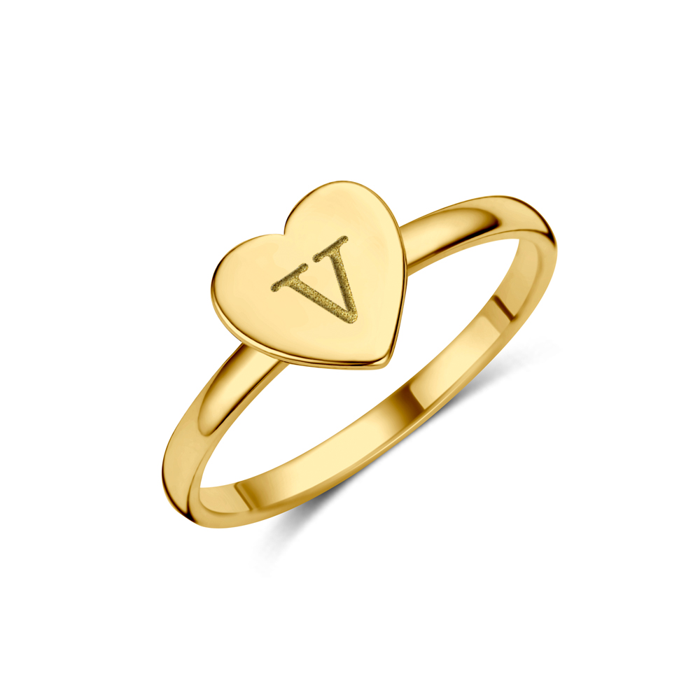 Goldener Ring mit Herz und Initialen